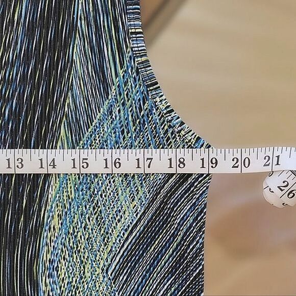 Vtg crimped turquoise wave print on black sleeveless tank blouse - Picture 6 of 7